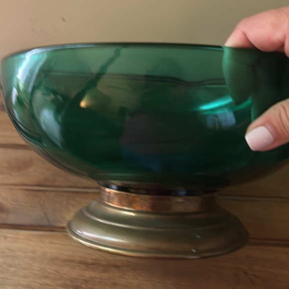 Vintage antique bright Green Glass Bowl with gold metal Base excellent condition - Picture 4 of 6